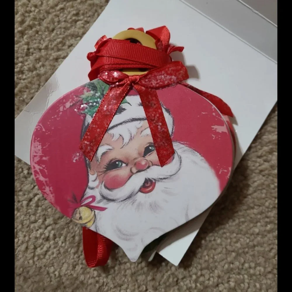Mr Christmas Vintage Banner Santa on Ormanents
